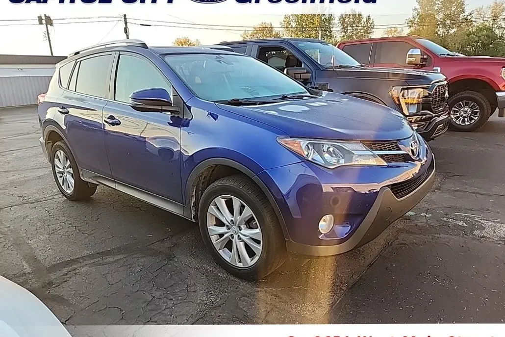 2015 Toyota RAV4 Limited photo 1