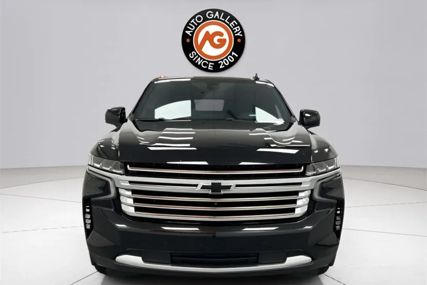 2022 Chevrolet Suburban High Country photo 1