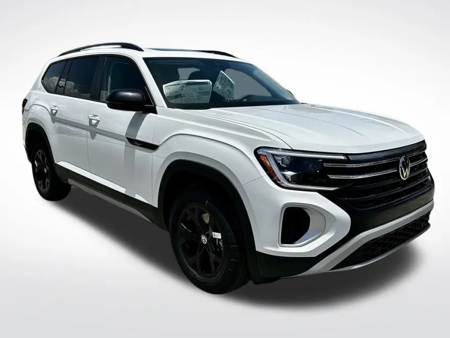 2025 Volkswagen Atlas Peak Edition SE photo 1