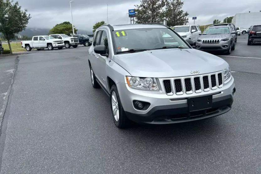 2011 Jeep Compass Base photo 1