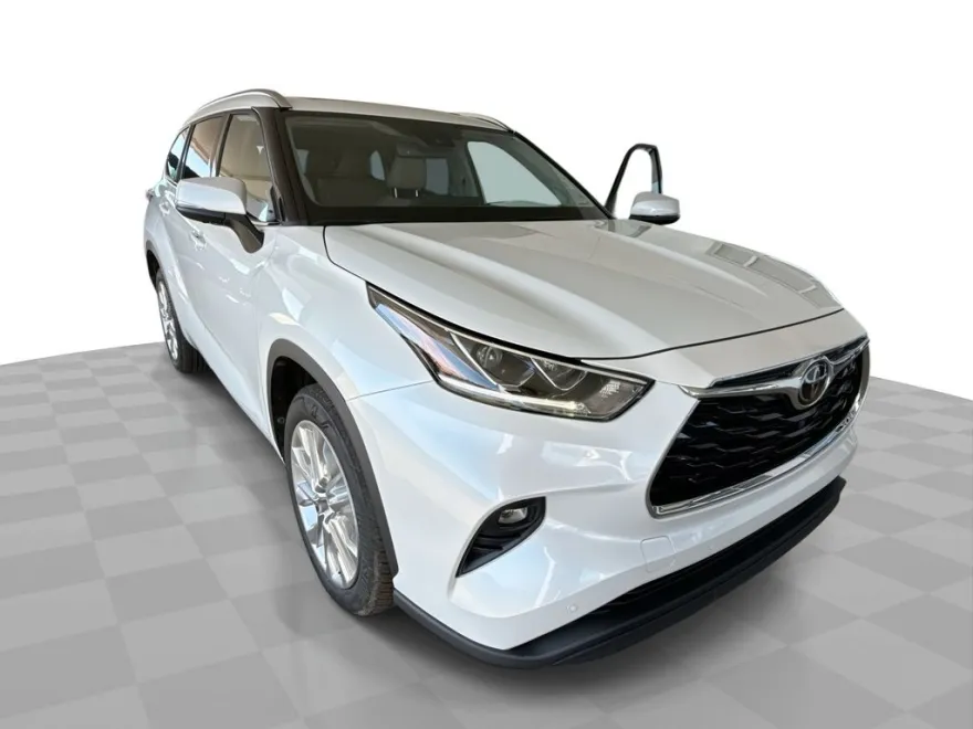 2022 Toyota Highlander Limited photo 1