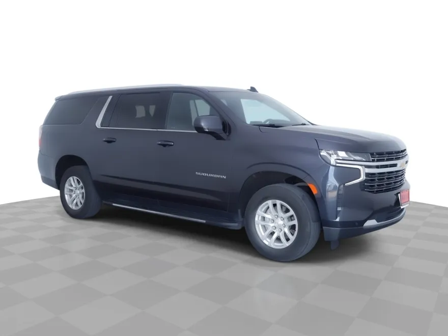 2023 Chevrolet Suburban LT photo 1