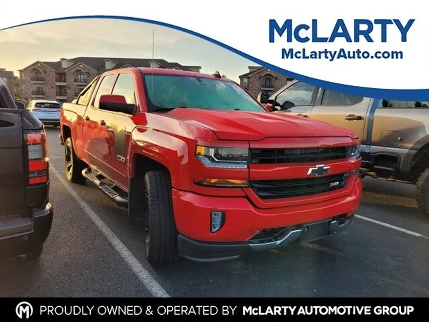 2017 Chevrolet Silverado 1500 LT photo 1