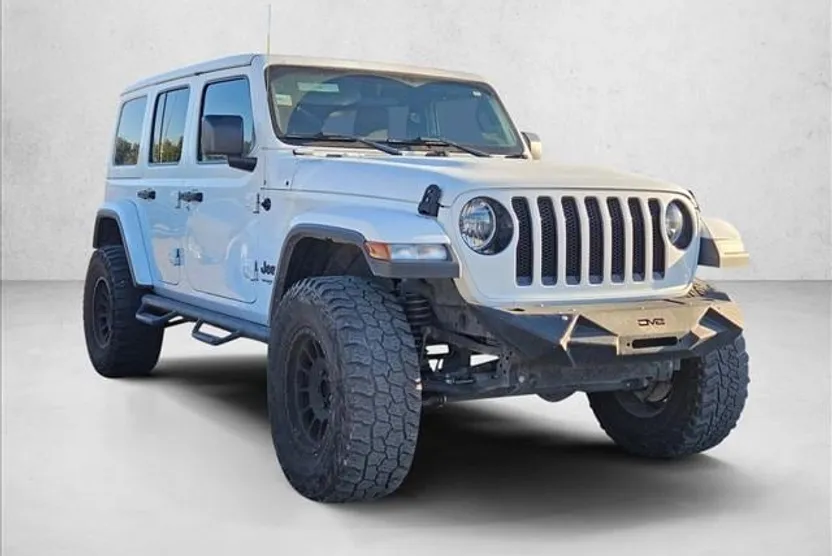 2020 Jeep Wrangler Unlimited Sahara photo 1