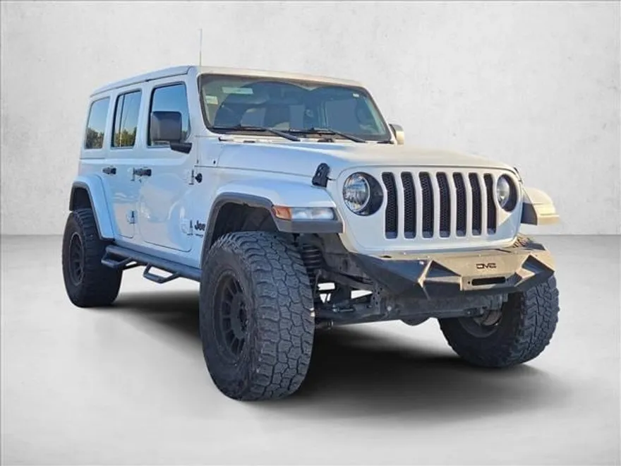 2020 Jeep Wrangler Unlimited Sahara photo 1