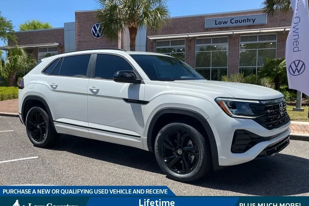 2026 Volkswagen Atlas Cross Sport SEL R-Line photo 1
