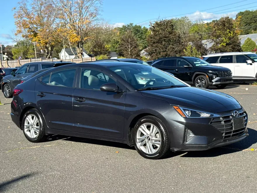 2020 Hyundai Elantra Value Edition photo 1