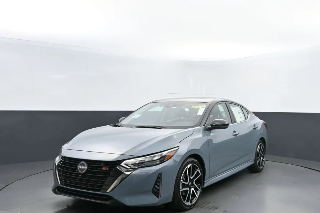 2025 Nissan Sentra SR photo 1