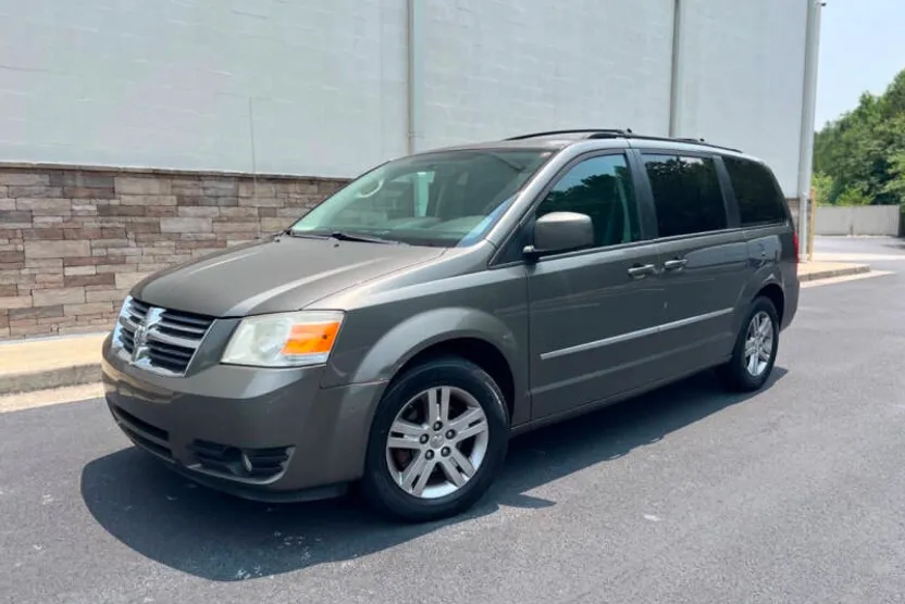 2010 Dodge Grand Caravan SXT Crew photo 1