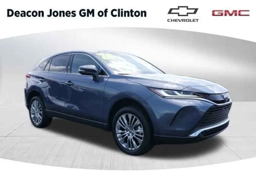 2024 Toyota Venza LE photo 1
