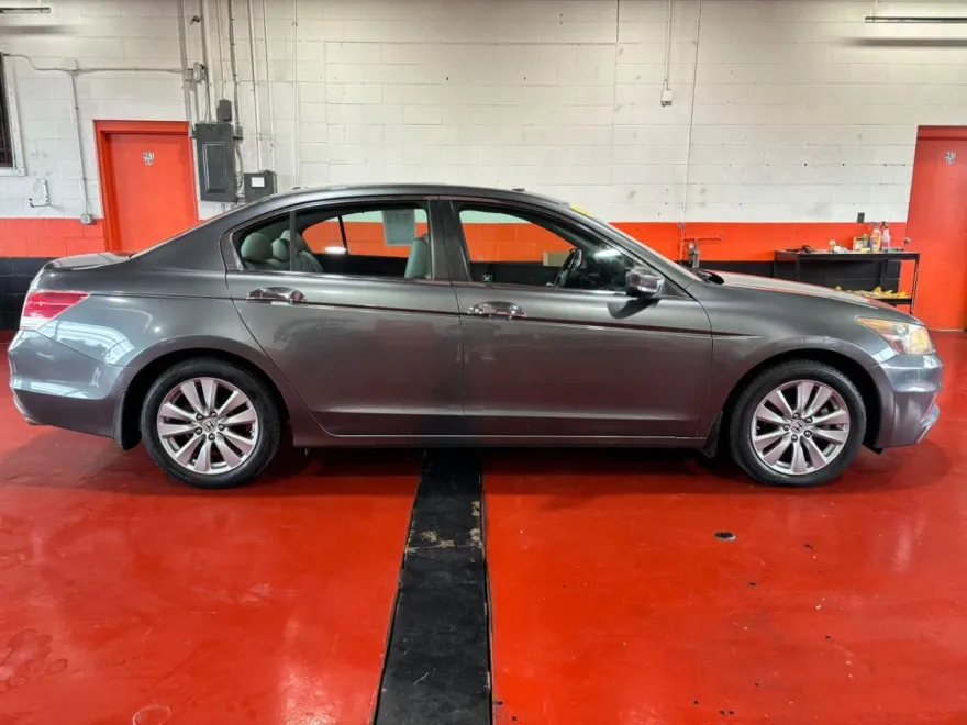 2011 Honda Accord EX-L photo 1