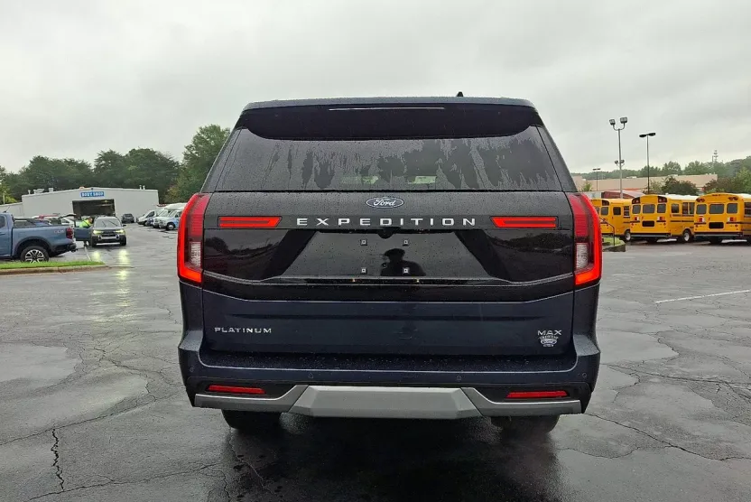 2025 Ford Expedition MAX Platinum photo 1