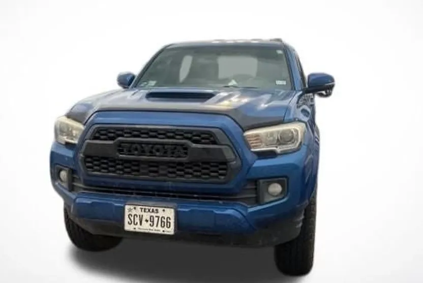 2017 Toyota Tacoma TRD Sport photo 1
