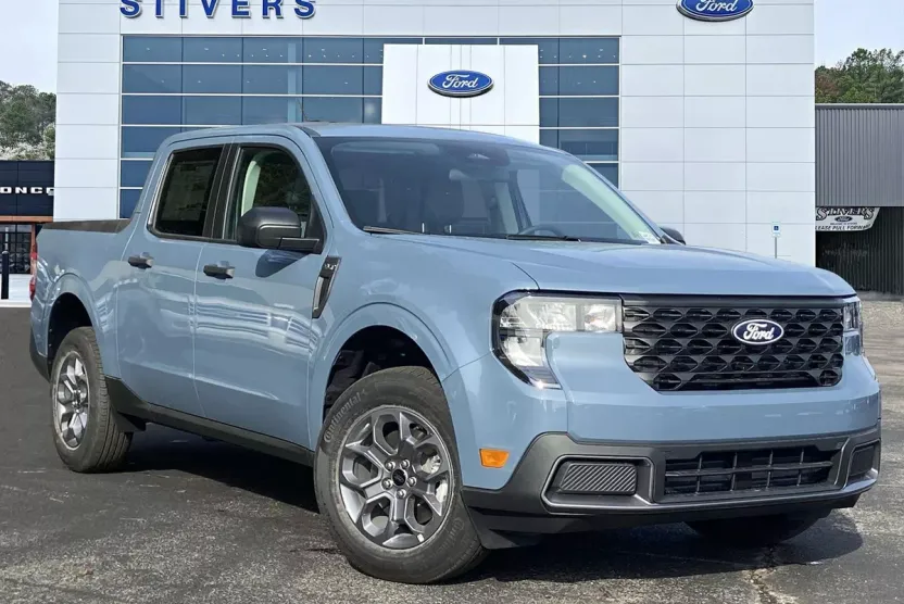 2025 Ford Maverick XLT photo 1