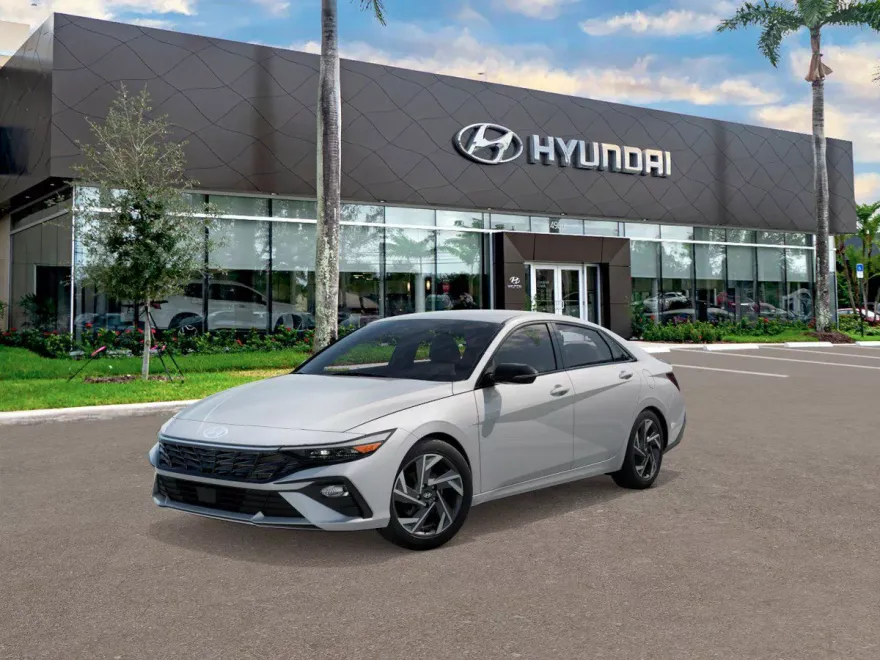 2025 Hyundai Elantra SEL Sport photo 1