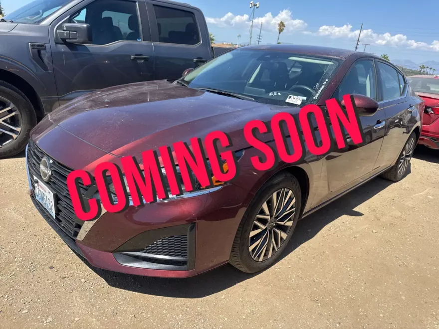 2023 Nissan Altima 2.5 SV photo 1