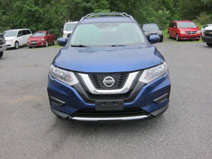 2020 Nissan Rogue SV photo 1