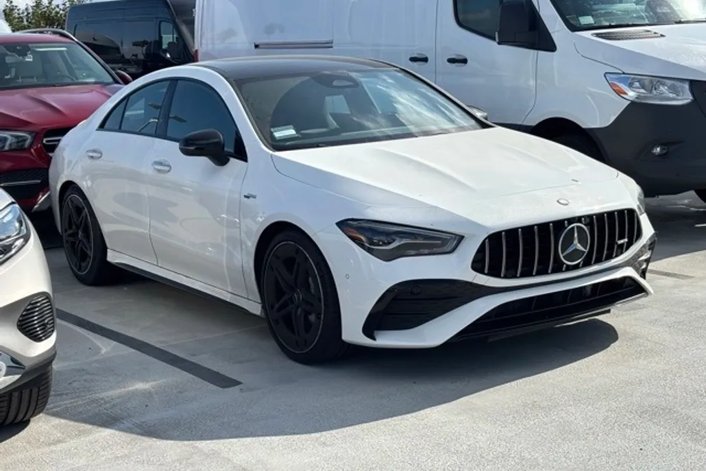 2025 Mercedes Benz CLA 35 AMG 4MATIC photo 1