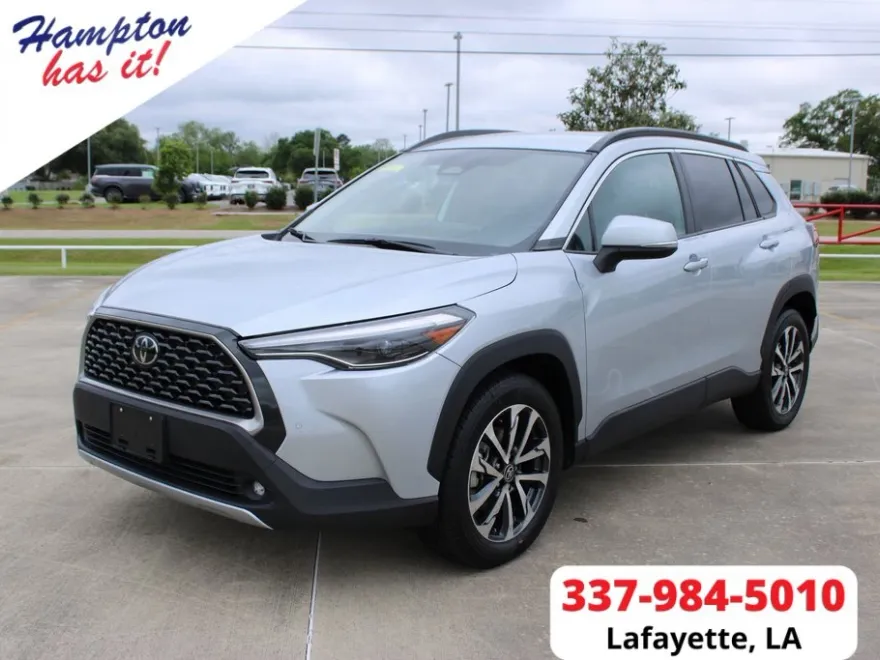 2024 Toyota Corolla Cross XLE photo 1
