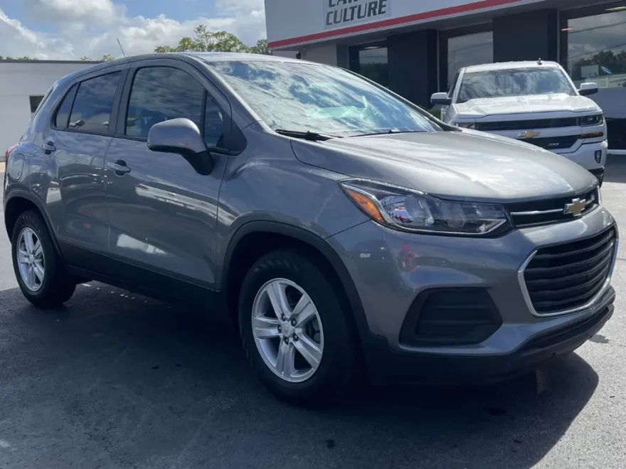 2020 Chevrolet Trax LS photo 1