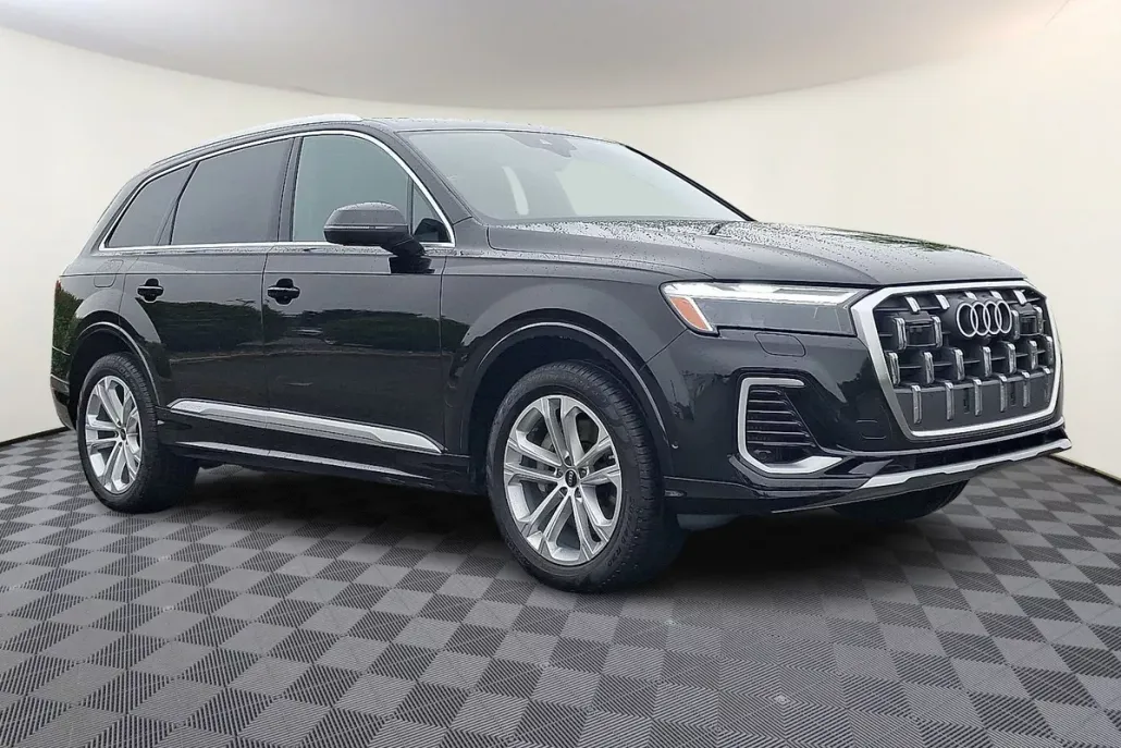 2025 Audi Q7 55 Premium Plus photo 1