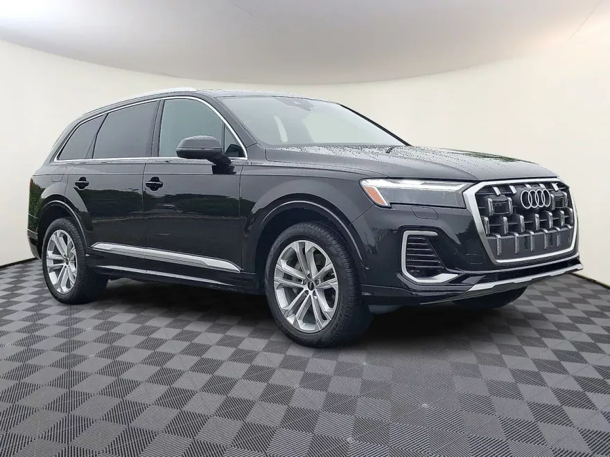 2025 Audi Q7 55 Premium Plus photo 1
