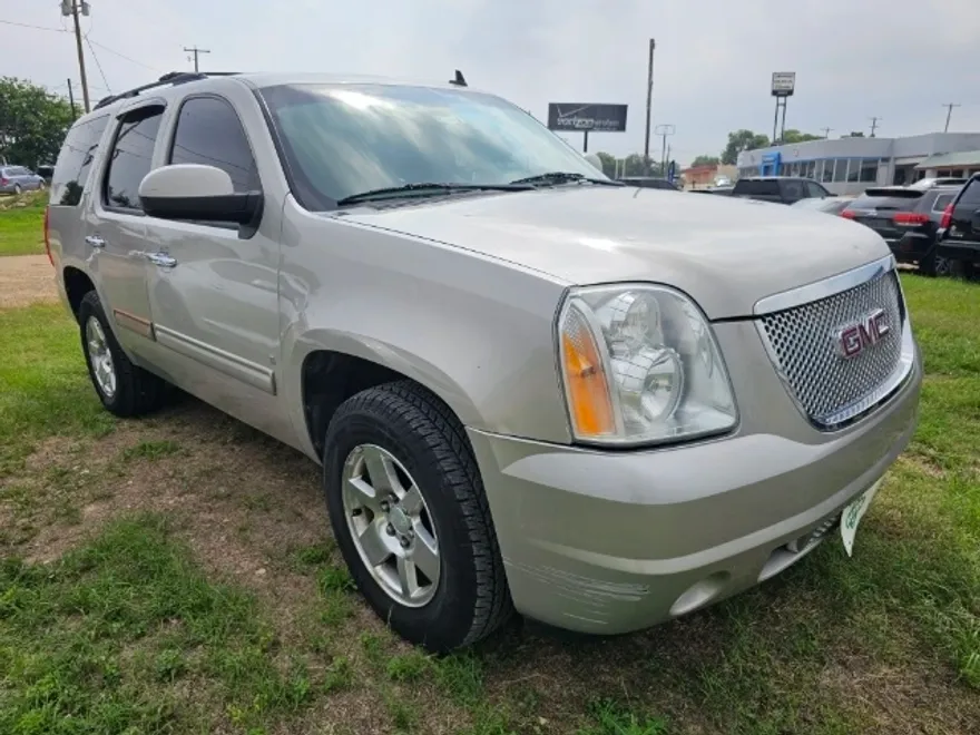 2009 Gmc Yukon photo 1