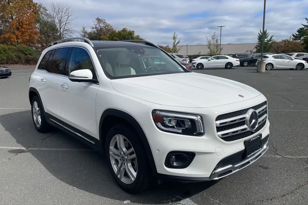2023 Mercedes Benz GLB 250 4MATIC photo 1