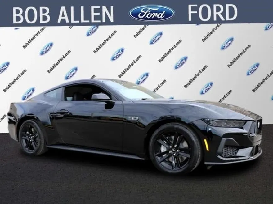 2025 Ford Mustang GT photo 1