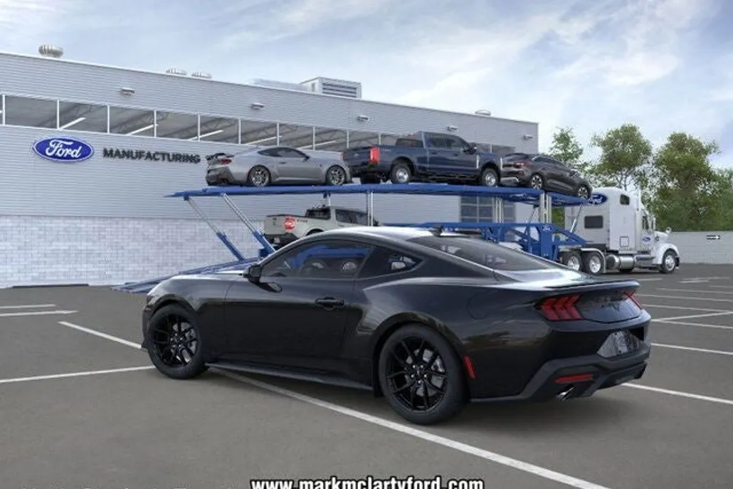 2025 Ford Mustang EcoBoost photo 1