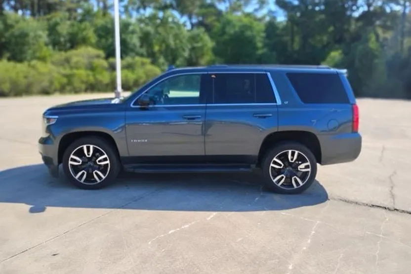 2019 Chevrolet Tahoe LT photo 1