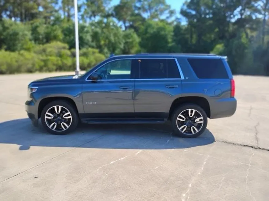 2019 Chevrolet Tahoe LT photo 1