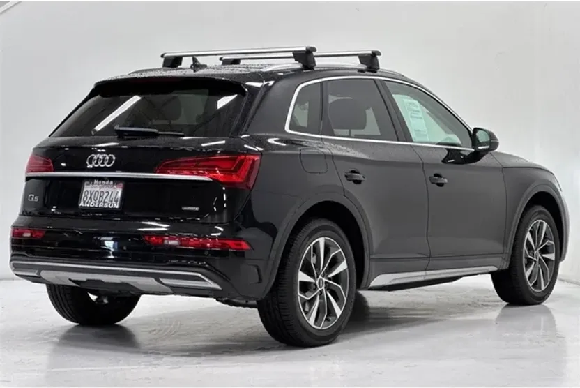 2021 Audi Q5 45 Premium photo 1