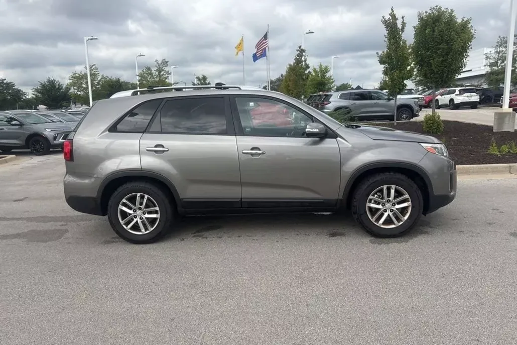 2015 Kia Sorento LX photo 1