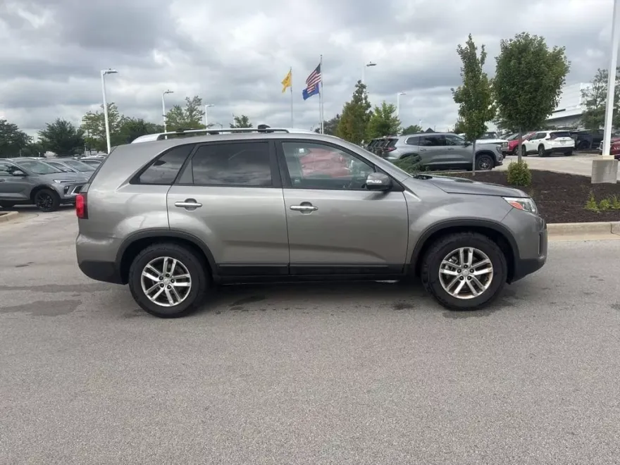 2015 Kia Sorento LX photo 1