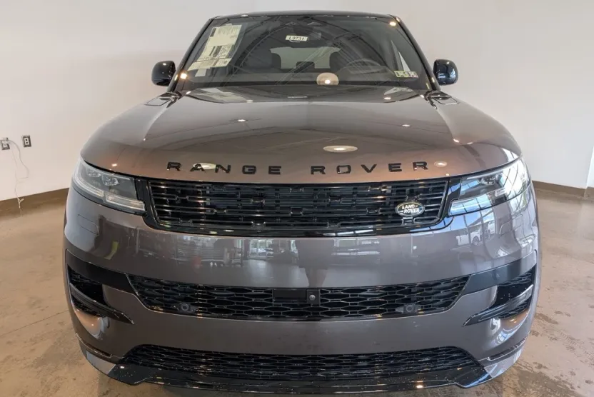2025 Land Rover Range Rover Sport SE photo 1