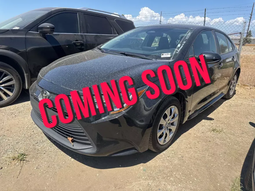 2023 Toyota Corolla LE photo 1