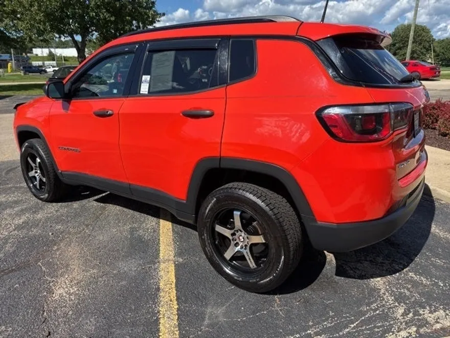 2018 Jeep Compass Sport photo 1
