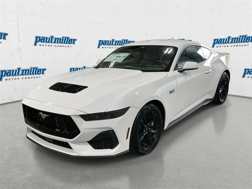 2025 Ford Mustang GT photo 1