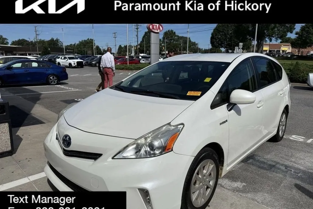 2014 Toyota Prius V Five photo 1