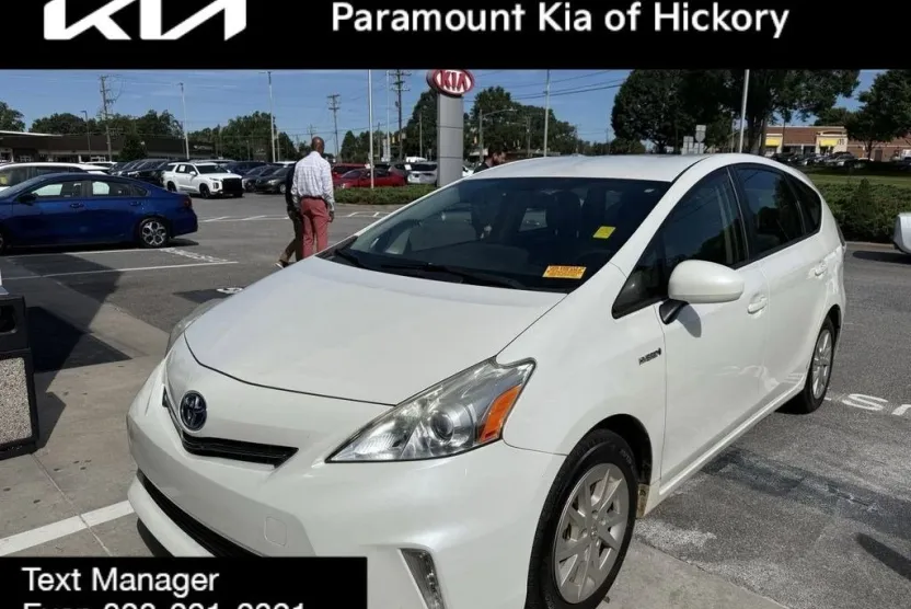 2014 Toyota Prius V Five photo 1