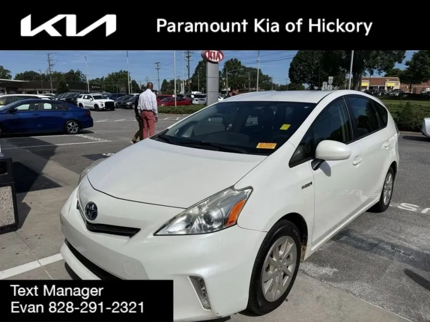 2014 Toyota Prius V Five photo 1