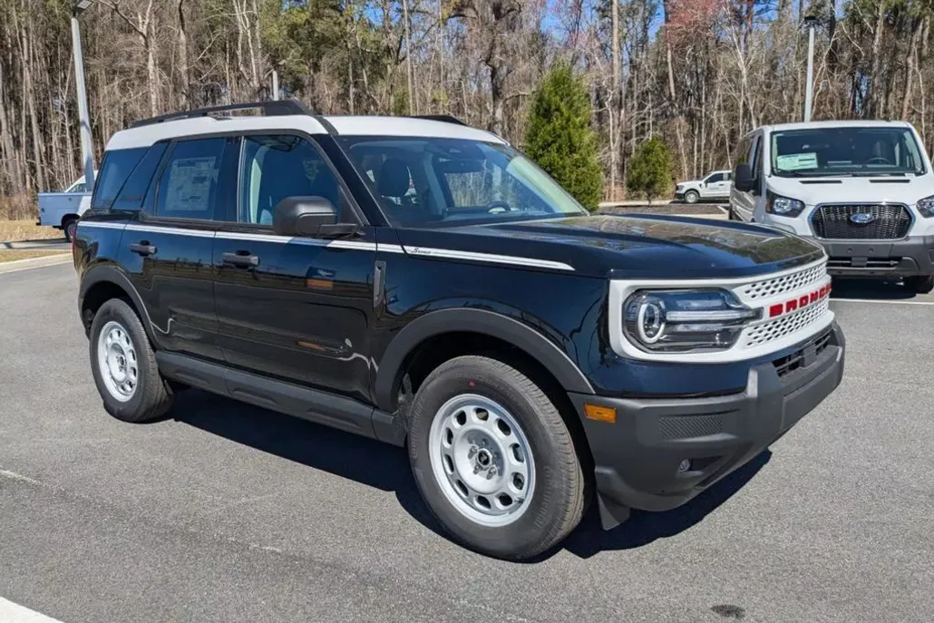 2025 Ford Bronco Sport Heritage photo 1