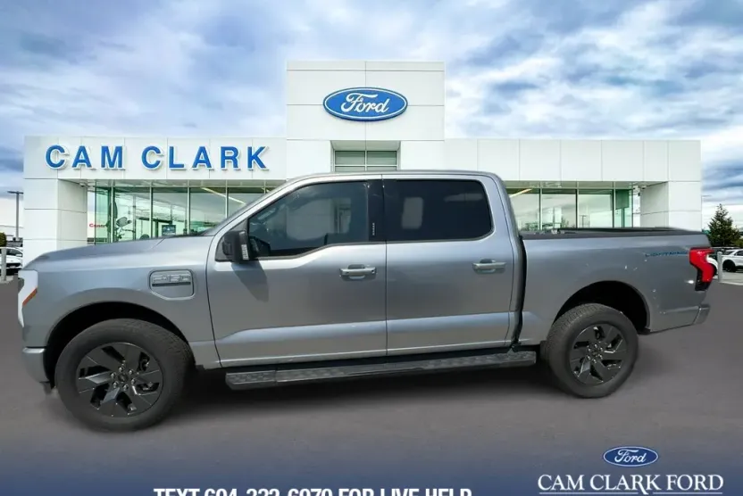 2023 Ford F-150 Lightning XLT photo 1