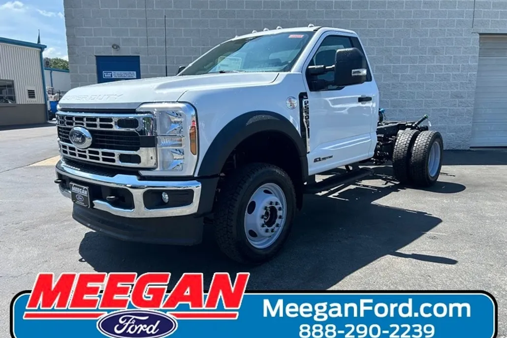 2025 Ford F-550 XL photo 1