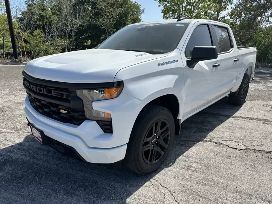 2025 Chevrolet Silverado 1500 Custom photo 1