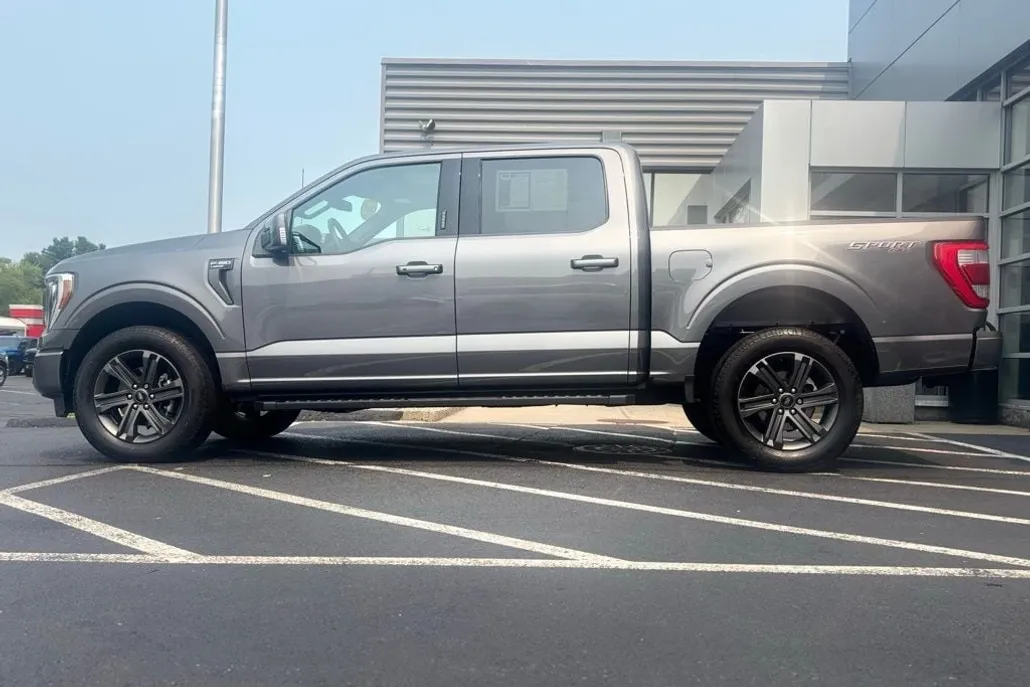 2023 Ford F-150 Lariat photo 1