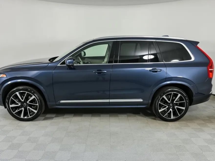 2023 Volvo XC90 AWD Plus photo 1