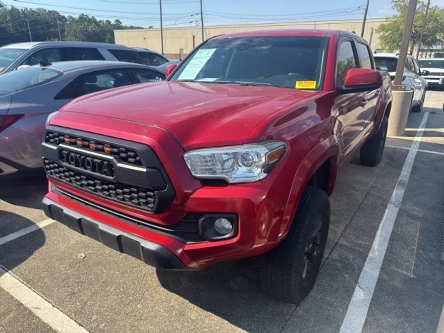 2020 Toyota Tacoma SR5 photo 1