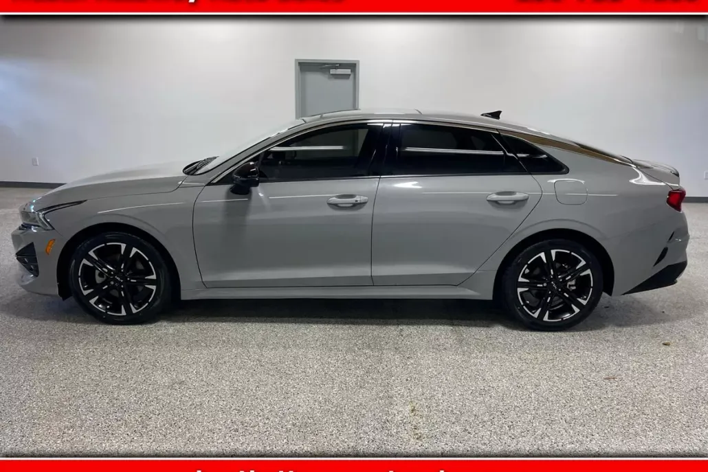 2023 Kia K5 GT-Line photo 1